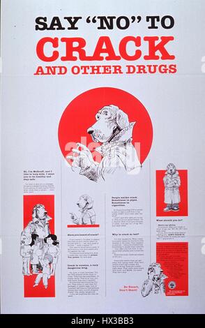 Poster rilasciato dal Reparto di Stati Uniti dell istruzione, raffiguranti McGruff il cane del crimine in varie situazioni, educare gli spettatori circa il crack USA, 1985. La cortesia Libreria Nazionale di Medicina. Foto Stock