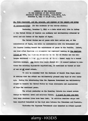 La prima pagina della trascrizione del messaggio al Congresso dal Presidente Franklin D Roosevelt la richiesta di dichiarazione di guerra contro il Giappone, Washington, Distretto di Columbia, 8 dicembre 1941. Immagine cortesia archivi nazionali. Foto Stock