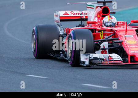 Melbourne, Australia. 25 marzo, 2017. Sebastian Vettel GER 5 guida per la scuderia Ferrari in qualifica durante il 2017 Formula 1 Rolex Australian Grand Prix, Australia il 25 marzo 2017. Credito: Dave Hewison sport/Alamy Live News Foto Stock