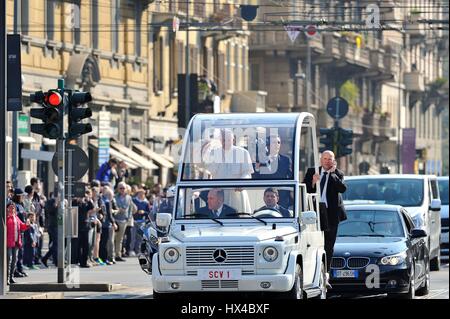 Papa Fancesco Bergoglio in Italia, a Milano, il 25 marzo 2017 Foto Stock