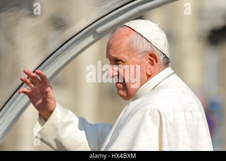 Papa Fancesco Bergoglio in Italia, a Milano, il 25 marzo 2017 Foto Stock