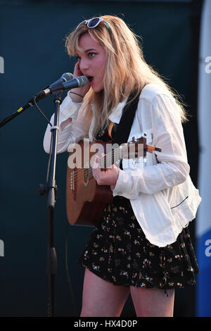 Key Biscayne, Florida, Stati Uniti d'America. 24 Mar, 2017. Key Biscayne, FL, Stati Uniti d'America. 24 Mar, 2017. Hailey Knox compie durante il Miami aperto a Crandon Park Tennis Center il 24 marzo 2017 in Key Biscayne, Florida. Credito: MediaPunch Inc/Alamy Live News Foto Stock