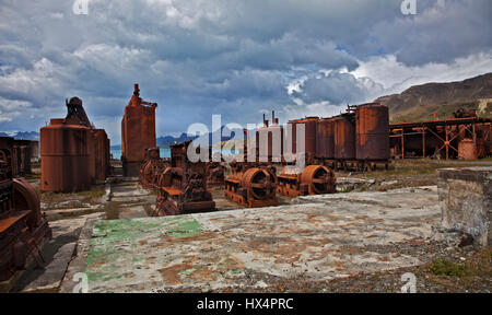 Resti della precedente stazione baleniera a Grytviken Harbour, Georgia del Sud Foto Stock