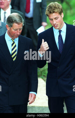 Il principe Charles PRINCE WILLIAM ROYAL famiglia 21 settembre 2001 GLASGOW Scozia Gran Bretagna Foto Stock