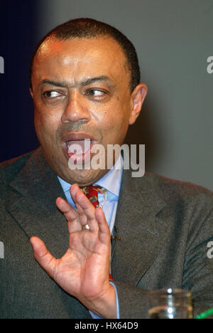 Paolo BOATENG MP Primo segretario al Tesoro 03 ottobre 2002 Labour Party CONFERENCE 2002 Blackpool Inghilterra Foto Stock