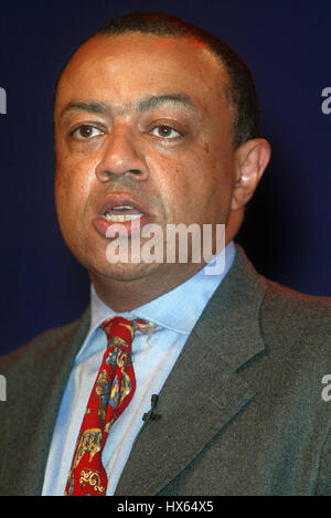 Paolo BOATENG MP Primo segretario al Tesoro 03 ottobre 2002 Labour Party CONFERENCE 2002 Blackpool Inghilterra Foto Stock