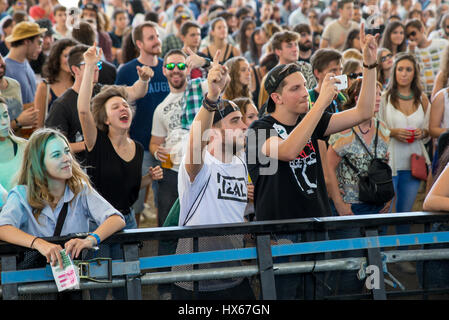 MADRID - Sep 12: la folla in un concerto a Dcode Festival il 12 settembre 2015 a Madrid, Spagna. Foto Stock