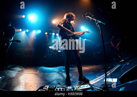 Barcellona - Feb 6: Wolf Alice (banda) in concerto presso il Razzmatazz tappa il 6 febbraio 2016 a Barcellona, Spagna. Foto Stock