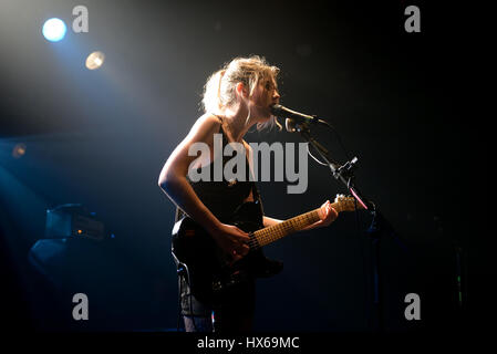 Barcellona - Feb 6: Wolf Alice (banda) in concerto presso il Razzmatazz tappa il 6 febbraio 2016 a Barcellona, Spagna. Foto Stock