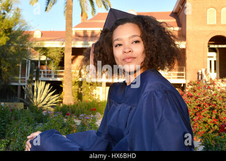 College graduate, Laurea in Economia, Università di Arizona, Tucson, Arizona, Stati Uniti. Foto Stock