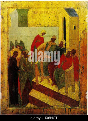 L'icona del "giudizio del Pilato" è un'opera religiosa che raffigura il momento in cui Ponzio Pilato pronuncia il suo giudizio su Gesù Cristo. Questo argomento è comune nell'arte religiosa cristiana, specialmente nell'iconografia ortodossa. La scena riflette la decisione di Pilato di condannare Cristo alla crocifissione, un evento significativo nella passione di Cristo. Foto Stock