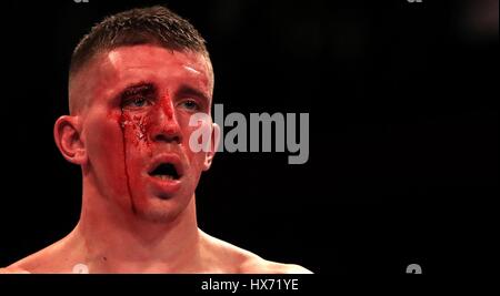 *Il contenuto della nota* Ben Sheedy con un taglio al suo occhio in un concorso Middleweight a Manchester Arena. Foto Stock