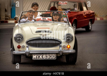 Austin Healey 3000 MK111 3 litro autovettura convertibile. Vintage anni sessanta classico inglese che partecipano a un'auto d'epoca rally. Foto Stock