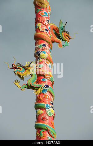 Scena di un tempio cinese con totem Foto Stock