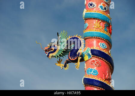 Scena di un tempio cinese con totem Foto Stock