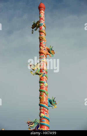 Scena di un tempio cinese con totem Foto Stock