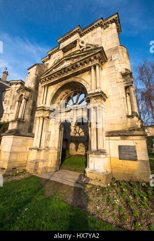 Vista laterale su Saint-Martin rovine della chiesa a Epernay, regione di Champagne Francia Foto Stock