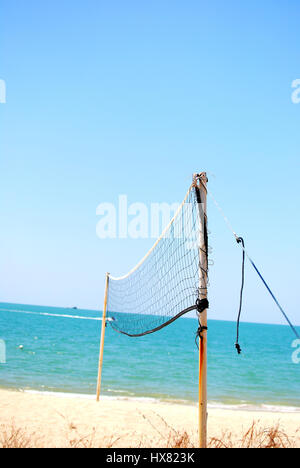 Campo da pallavolo sulla spiaggia Foto Stock