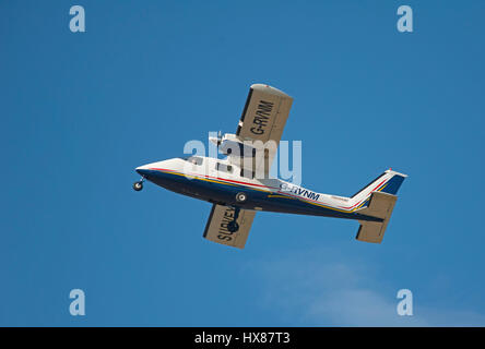 Un Parentavia P-68B Victor che operano al di fuori di Inverness Airport sul lavoro di ricerca nelle Highlands Scozzesi. Regno Unito. Foto Stock