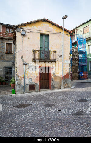 Una vecchia casa in Sorgono, Sardegna Foto Stock