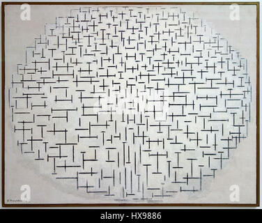 La "composizione 10 Noir et Blanc" di Piet Mondrian, esposta al Museo Kröller-Müller di Otterloo, è un'opera astratta caratterizzata da motivi geometrici e da uno schema cromatico nero e bianco. Questo pezzo esemplifica lo stile maturo di Mondrian, concentrandosi sull'armonia attraverso il minimalismo. Foto Stock