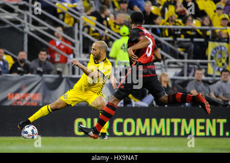 Columbus, Stati Uniti d'America. Xxv Marzo 2017. Columbus Crew SC avanti Federico Higuain (10) nella seconda metà del match tra i legnami da Portland e Columbus Crew SC a MAPFRE Stadium, in Columbus OH. Sabato, 25 marzo 2017. Punteggio finale - Columbus Crew SC 3 - Portland legnami 2 .Photo credit: Dorn Byg/CSM/Alamy Live News Foto Stock