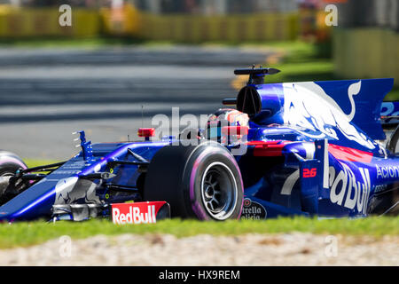 Melbourne, Australia. Il 26 marzo 2017. Daniil Kvyat RUS 26 la guida per la SCUDERIA TORO ROSSO durante la prima gara di stagione, il 2017 Formula 1 Rolex Australian Grand Prix, Australia il 26 marzo 2017. Credito: Dave Hewison sport/Alamy Live News Foto Stock