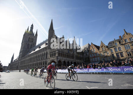 Foto: Cronos/Yuzuru Sunada Foto Stock