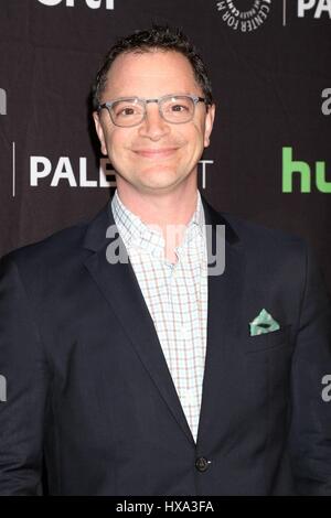 Los Angeles, CA, Stati Uniti d'America. 26 Mar, 2017. Joshua Malina di presenze per lo scandalo a 34th Paleyfest annuale di Los Angeles, il Dolby Theatre a Hollywood e Highland Center, Los Angeles, CA il 26 marzo 2017. Credito: Priscilla concedere/Everett raccolta/Alamy Live News Foto Stock