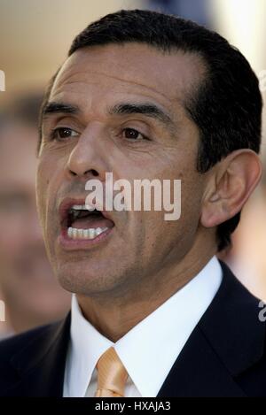 ANTONIO VILLARAIGOSA SINDACO DI LOS ANGELES 27 ottobre 2006 USC DOWNTOWN LOS ANGELES STATI UNITI D'AMERICA Foto Stock