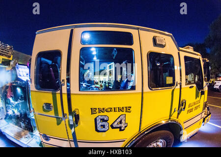 L'anello tubolare dei Vigili del fuoco fuoco Notte di sicurezza Foto Stock