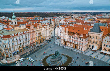 Bella vista aerea sulla Piazza della Città Vecchia di Praga Foto Stock