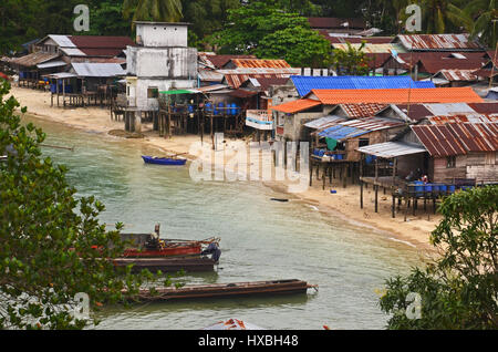 Visualizza in basso sul villaggio di Makyone Galet, Lampi National Marine Park, Myeik arcipelago, Myanmar Foto Stock