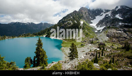 Lago di crema, Strathcona Provincial Park, l'isola di Vancouver, BC Foto Stock