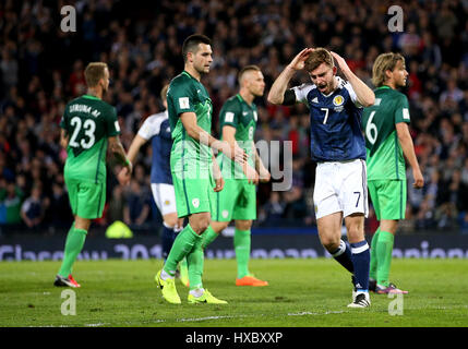 Scozia James Morrison reagisce dopo una possibilità su obiettivo durante la Coppa del Mondo di match di qualificazione all'Hampden Park, Glasgow. Foto Stock