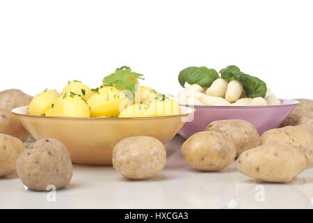 Patate cotte e Gnocchis, patate bollite e gnocchi |, Gekochte Kartoffeln und Gnocchis |patate bollite e gnocchi| Foto Stock