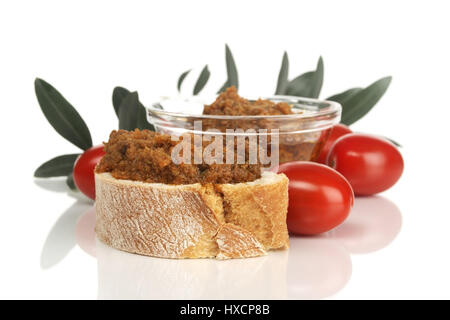 Ciabatta con pesto, pomodori, Ciabatta mit Pesto Tomaten Foto Stock