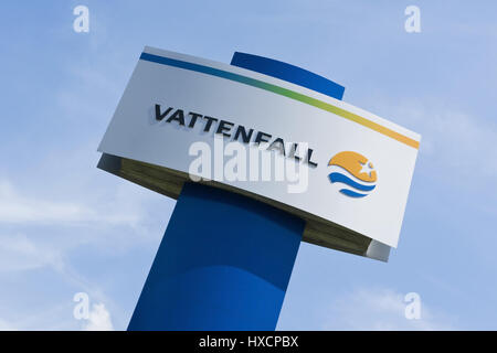 Nome Vattenfall piastra nella posizione in Brunsbuttel, società di Vattenfall firmare in corrispondenza della posizione in Brunsbuttel |, Vattenfall Firmenschild am Standort in Foto Stock