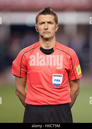 Baku in Azerbaijan. 26 Mar, 2017. Arbitro Daniele Orsato prima della Coppa del Mondo FIFA Gruppo qualificatore fase partita di calcio tra Azerbaigian e la Germania a Baku, in Azerbaijan, 26 marzo 2017. Foto: Marius Becker/dpa/Alamy Live News Foto Stock