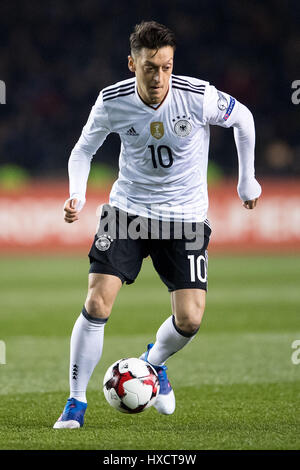 Baku in Azerbaijan. 26 Mar, 2017. La Germania Mesut Oezil in azione durante la Coppa del Mondo FIFA Gruppo qualificatore fase partita di calcio tra Azerbaigian e la Germania a Baku, in Azerbaijan, 26 marzo 2017. Foto: Marius Becker/dpa/Alamy Live News Foto Stock