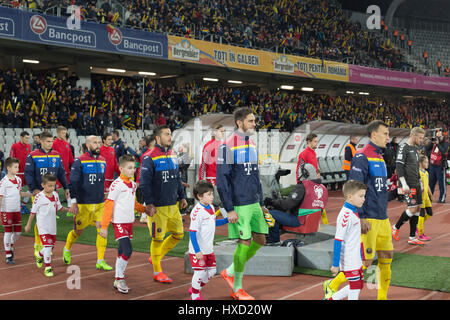 26 marzo 2017: Il rumeno giocatori all'inizio della Coppa del Mondo di qualificazioni 2018 gioco tra la Romania e la Danimarca a Cluj Arena, Cluj Napoca, Romania ROU. Foto: Cronos/Manases Sandor Foto Stock