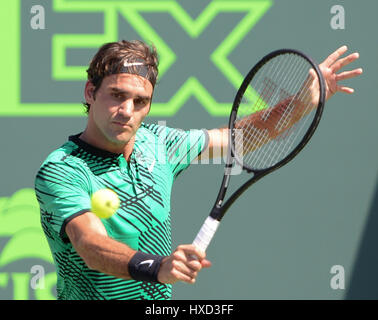 Miami, Key Biscayne, Florida, Stati Uniti d'America. 27 Mar, 2017. Roger Federer (SUI) sconfigge Juan Martin Del Potro (ARG) da 6-3, 6-4, al Miami aprire suonata in Crandon Park Tennis Center di Miami, Key Biscayne, Florida. Credito: csm/Alamy Live News Foto Stock