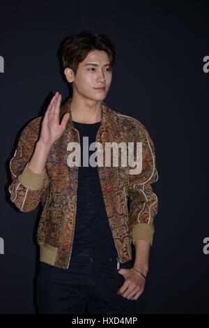 Seul in Corea. 27 Mar, 2017. Jung Woo-sung, Parco hyungsik e Lee SooHyuk frequentare la promozione del brand conferenza a Seul in Corea il 27 marzo, 2017.(Cina e Corea diritti) Credito: TopPhoto/Alamy Live News Foto Stock