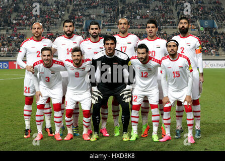 Seoul, Corea del Sud. 28 Mar, 2017. A partire giocatori di Siria prendere foto di gruppo prima della Coppa del Mondo FIFA Asia qualifier match tra la Corea del Sud e la Siria al World Cup Stadium di Seoul, Corea del Sud il 28 marzo 2017. La Siria ha perso da 0-1. Credito: Lee sang-ho/Xinhua/Alamy Live News Foto Stock