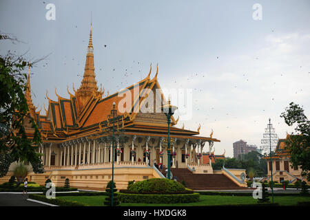 Il Trono Hall (Preah Timeang Tevea Vinicchay), Palazzo Reale di Phnom Penh, Cambogia Foto Stock