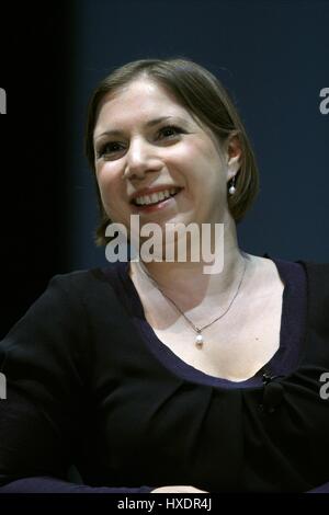 SARAH TEATHER MP IL MINISTRO DI STATO PER I BAMBINI IL 21 SETTEMBRE 2010 LA AAC LIVERPOOL ENGLAND Foto Stock