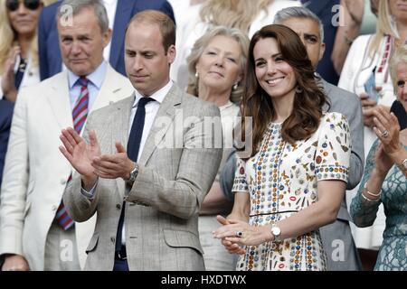 Il Duca e la duchessa di Cambridge campionati di Wimbledon uomini 10 luglio 2016 WIMBLEDON Londra Inghilterra Foto Stock