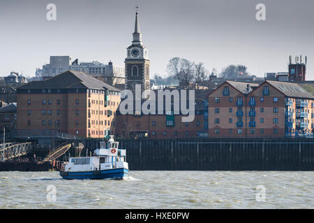 Traghetto trasporto Tilbury-Gravesend Nave passeggeri Thames di Fiume Crossing Foto Stock