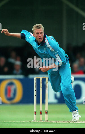 ALAN MULLALLY INGHILTERRA & LEICESTERSHIRE CCC 03 Settembre 1998 Foto Stock