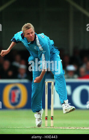 ALAN MULLALLY INGHILTERRA & LEICESTERSHIRE CCC 03 Settembre 1998 Foto Stock